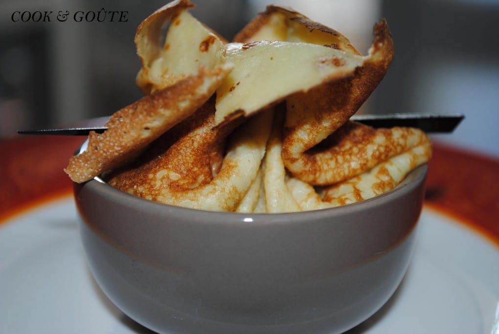 Crêpe garnit au poulet, champignons et fromage