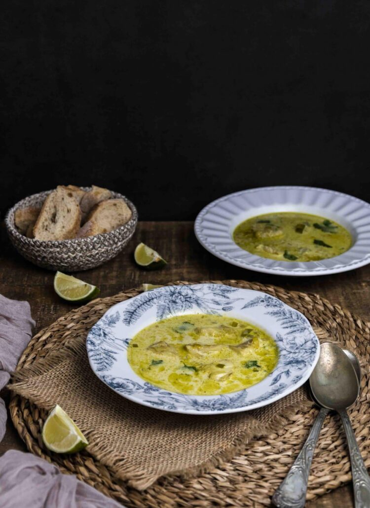 Soupe de poisson aux poireaux et curry