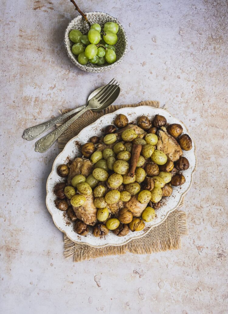 Poulet aux châtaignes et raisins frais