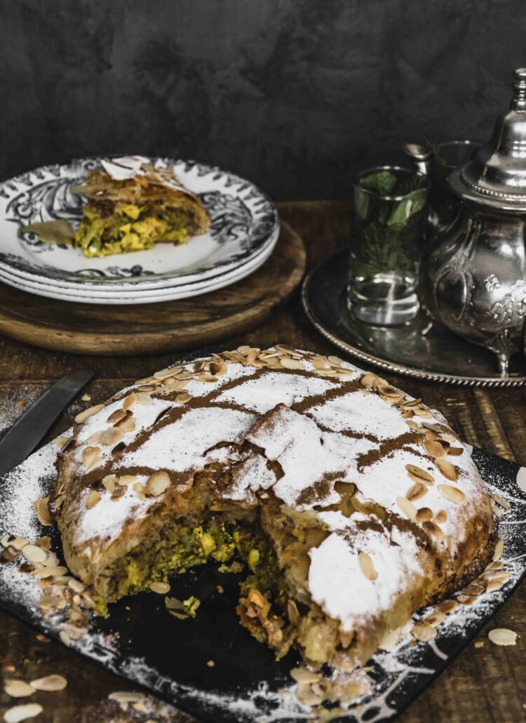 Pastilla express au poulet et crème d’amandes